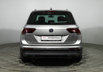 Подержанный автомобиль Volkswagen Tiguan 2017 года (6 фото)