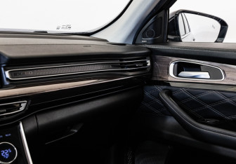 Подержанный автомобиль Exeed VX 2023 года (15 фото)