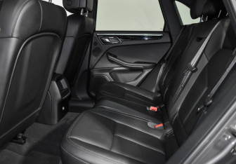 Подержанный автомобиль Porsche Macan 2014 года (12 фото)