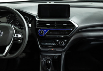 Подержанный автомобиль Changan Alsvin 2023 года (14 фото)
