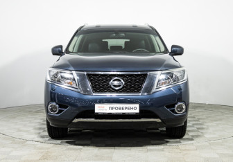 Подержанный автомобиль Nissan Pathfinder 2015 года (2 фото)