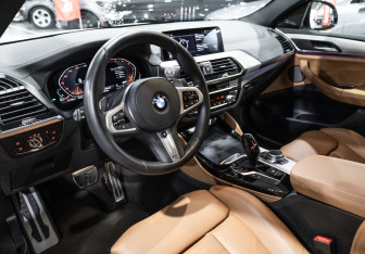 Подержанный автомобиль BMW X4 2020 года (19 фото)
