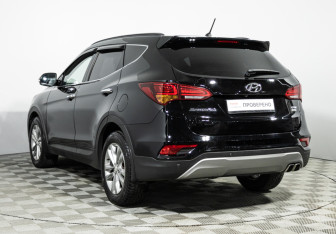 Подержанный автомобиль Hyundai Santa Fe 2016 года (7 фото)