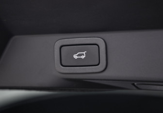 Подержанный автомобиль Land Rover Range Rover Sport 2020 года (35 фото)
