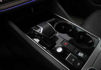 Подержанный автомобиль Volkswagen Touareg 2021 года (12 фото)