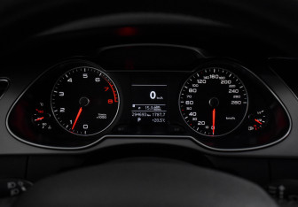 Подержанный автомобиль Audi A4 allroad 2012 года (17 фото)