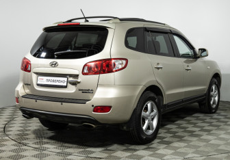 Подержанный автомобиль Hyundai Santa Fe 2007 года (5 фото)