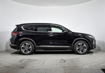 Подержанный автомобиль Hyundai Santa Fe 2019 года (4 фото)