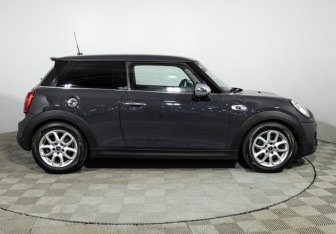 Подержанный автомобиль MINI Hatch 2015 года (4 фото)
