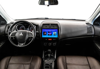 Подержанный автомобиль Mitsubishi ASX 2013 года (10 фото)