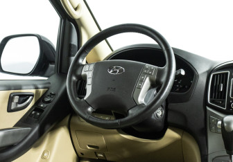 Подержанный автомобиль Hyundai H-1 2020 года (17 фото)