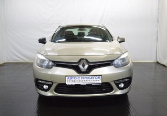 Подержанный автомобиль Renault Fluence 2013 года (2 фото)
