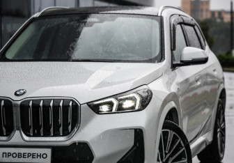 Подержанный автомобиль BMW X1 2024 года (2 фото)