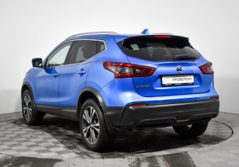 Подержанный автомобиль Nissan Qashqai 2021 года (7 фото)