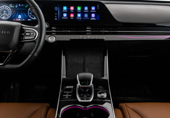 Подержанный автомобиль Omoda C5 2024 года (18 фото)