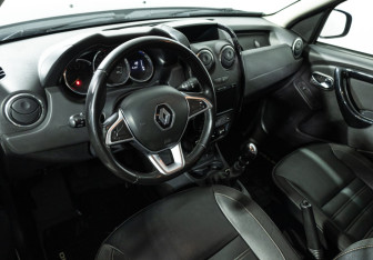 Подержанный автомобиль Renault Duster 2020 года (11 фото)