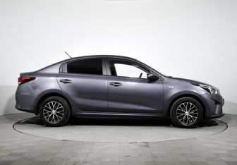 Подержанный автомобиль Kia Rio Sedan 2021 года (4 фото)