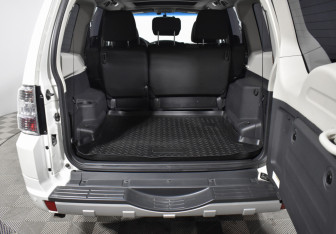 Подержанный автомобиль Mitsubishi Pajero 2021 года (20 фото)