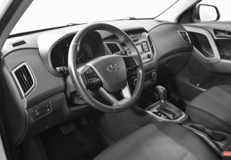 Подержанный автомобиль Hyundai Creta 2019 года (9 фото)