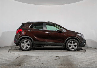 Подержанный автомобиль Opel Mokka 2013 года (4 фото)