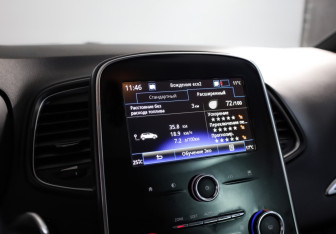 Подержанный автомобиль Renault Scenic 2018 года (14 фото)