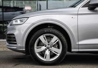 Подержанный автомобиль Audi Q5 2020 года (10 фото)