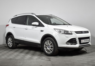 Подержанный автомобиль Ford Kuga 2015 года (3 фото)