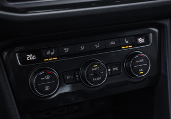 Подержанный автомобиль Volkswagen Tiguan 2019 года (16 фото)