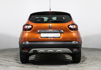 Подержанный автомобиль Renault Kaptur 2017 года (6 фото)