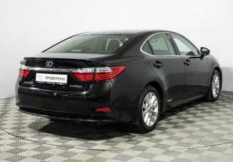 Подержанный автомобиль Lexus ES 2013 года (5 фото)