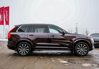 Подержанный автомобиль Volvo XC90 2019 года (6 фото)