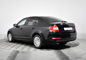 Подержанный автомобиль Skoda Octavia Liftback 2014 года (7 фото)