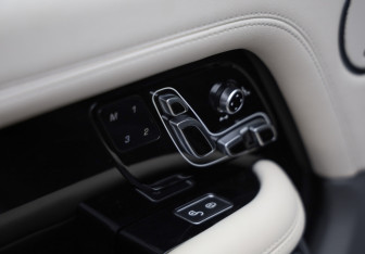 Подержанный автомобиль Land Rover Range Rover 2018 года (25 фото)