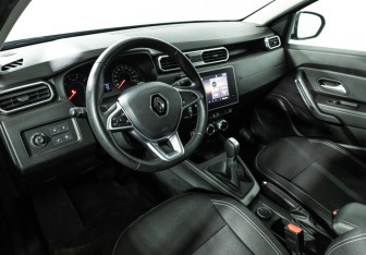 Подержанный автомобиль Renault Duster 2021 года (11 фото)