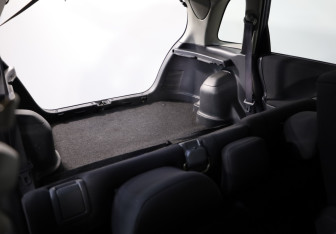 Подержанный автомобиль Suzuki Liana Wagon 2006 года (21 фото)