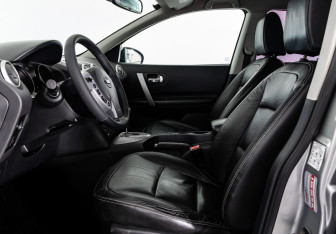 Подержанный автомобиль Nissan Qashqai 2007 года (16 фото)