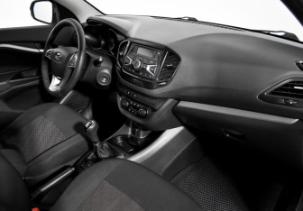 Подержанный автомобиль LADA (ВАЗ) Vesta Sedan 2019 года (17 фото)