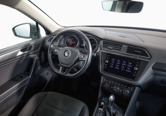 Подержанный автомобиль Volkswagen Tiguan 2019 года (9 фото)
