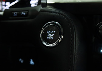 Подержанный автомобиль Lexus LX 2015 года (24 фото)