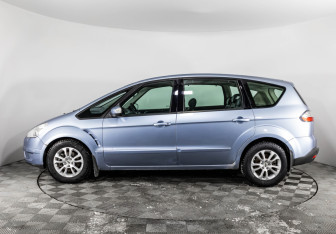 Подержанный автомобиль Ford S-MAX 2007 года (8 фото)