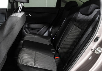 Подержанный автомобиль Kia Rio Sedan 2018 года (10 фото)