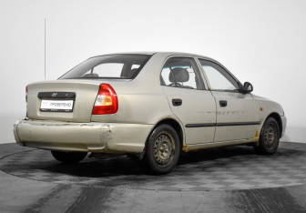 Подержанный автомобиль Hyundai Accent Sedan 2008 года (5 фото)