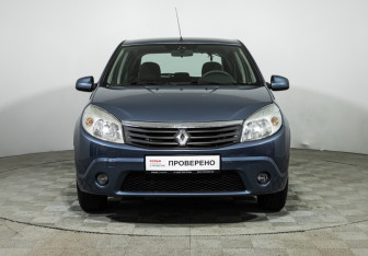 Подержанный автомобиль Renault Sandero 2013 года (2 фото)