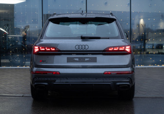 Новый Audi Q7 2024 (10 фото)