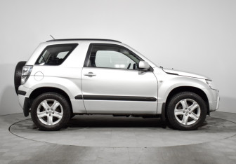 Подержанный автомобиль Suzuki Grand Vitara 2008 года (4 фото)