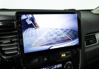 Подержанный автомобиль Mitsubishi Outlander 2014 года (14 фото)