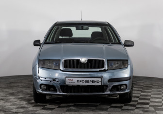 Подержанный автомобиль Skoda Fabia Hatchback 2004 года (2 фото)