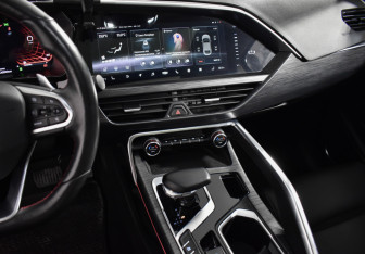 Подержанный автомобиль Geely Tugella 2021 года (16 фото)