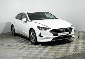 Подержанный автомобиль Hyundai Sonata 2020 года (3 фото)