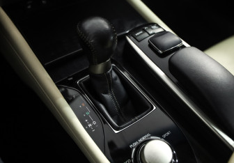 Подержанный автомобиль Lexus GS 2014 года (22 фото)